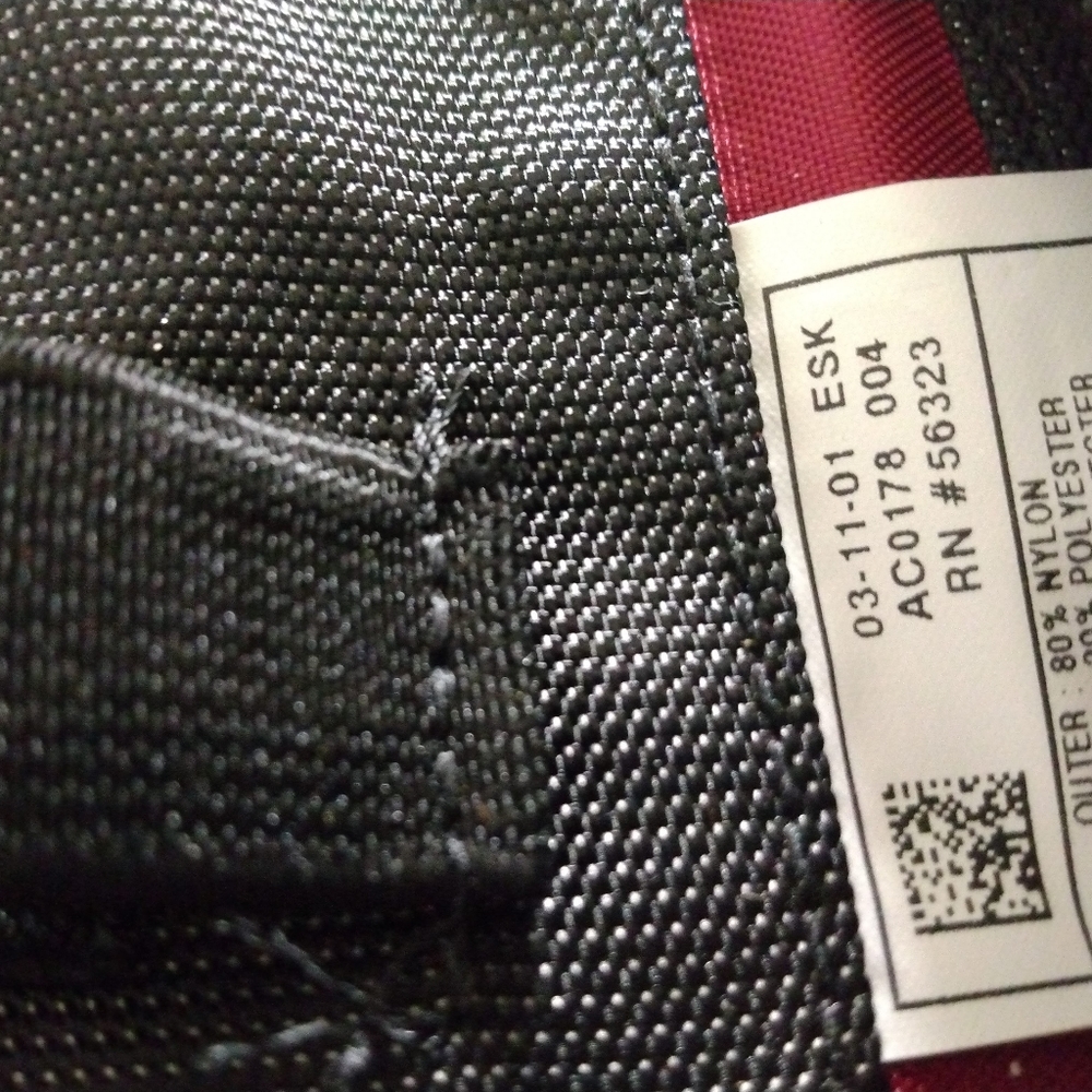 Nike Nylon Traveling Cosmetic bag - Picture 10 of 11